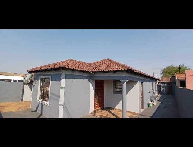 4 BEDROOM PROPERTY TO RENT IN PROTEA GLEN EXT